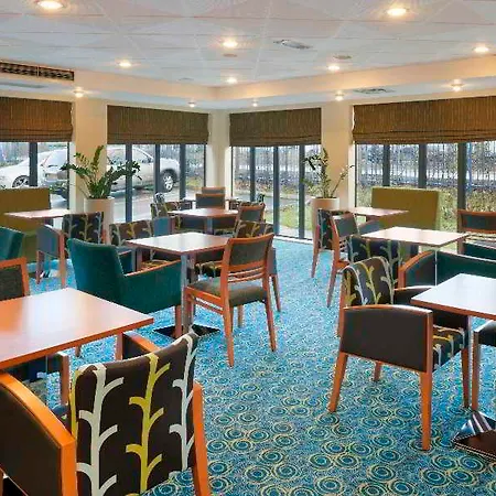 & Lounge 3* Knowsley