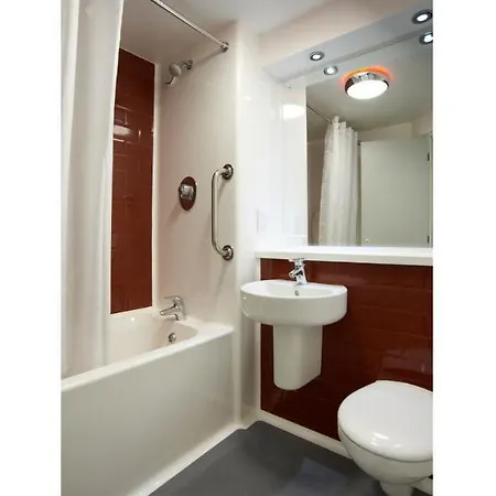 Travelodge Exchange Street 3*