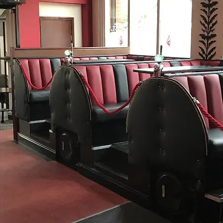 Brownlows Formerly The King Harry بيت ضيافة *