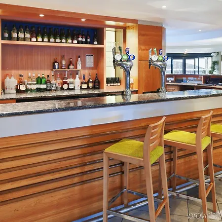 & Lounge Hotel