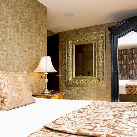 Aparthotel Signature Living At Shankly 4*