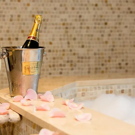 Signature Living At Shankly Aparthotel Liverpool