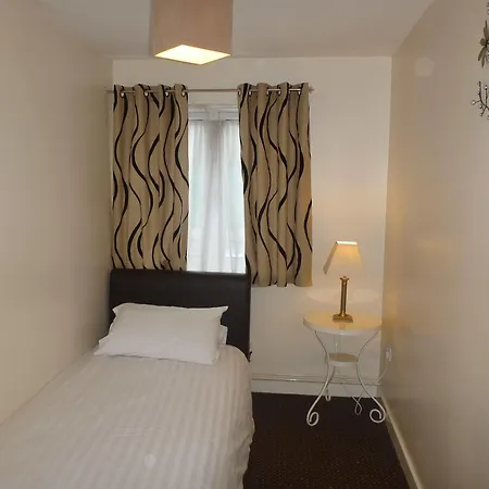 Oyo Arinza Apartments,