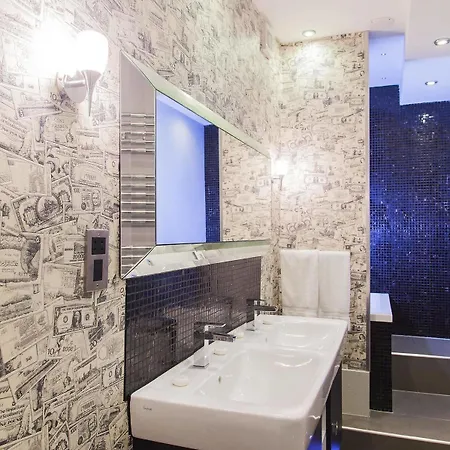 Epic - Campbell Street Apartment