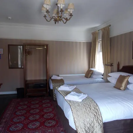 Отель The Mountford - Free Parking 3*
