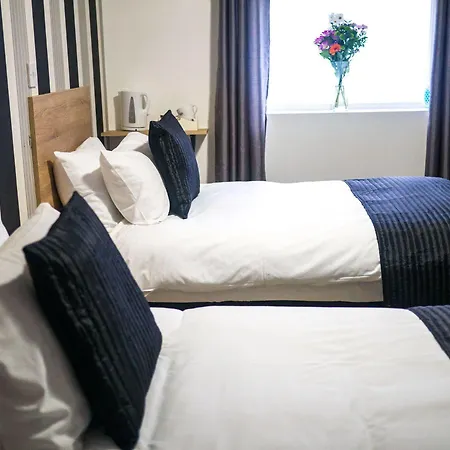 The Manor - Hotel 2*