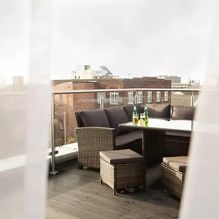 Epic - Campbell Street Apartment 4*