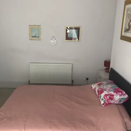 Cheapsleepz 49 Moscow Drive 3*