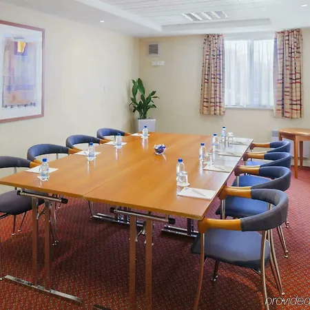 & Lounge Knowsley