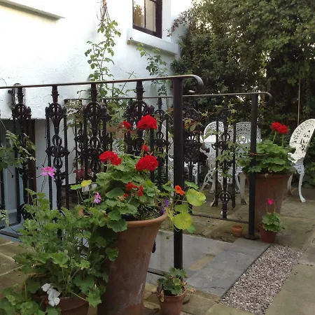Apartment Mayfield Road