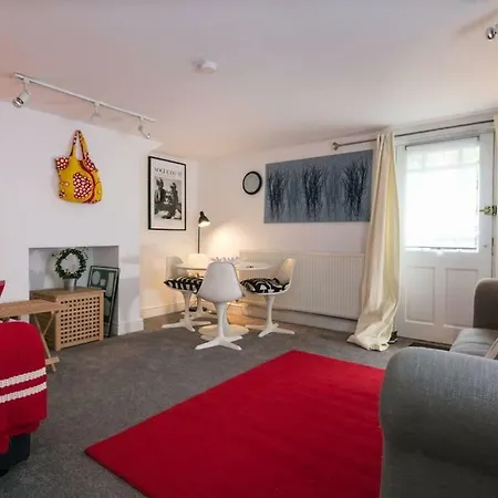 Mayfield Road Apartment