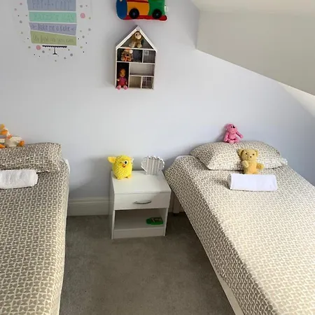 Cheapsleepz 49 Moscow Drive Гостевой дом Ливерпуль