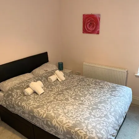 Cheapsleepz 49 Moscow Drive Ливерпуль