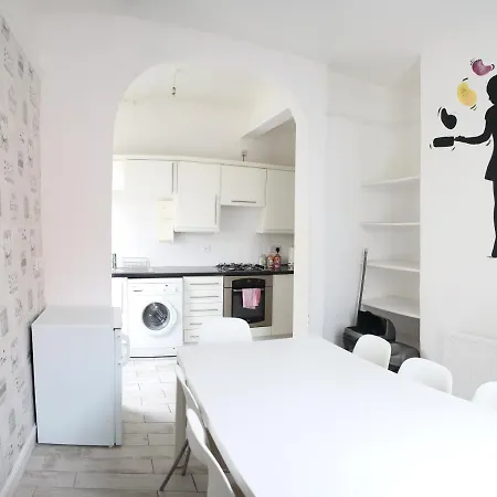 Banksy House By Serviced Living Vakantiehuis