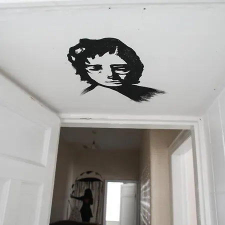 Banksy House By Serviced Living Vakantiehuis *