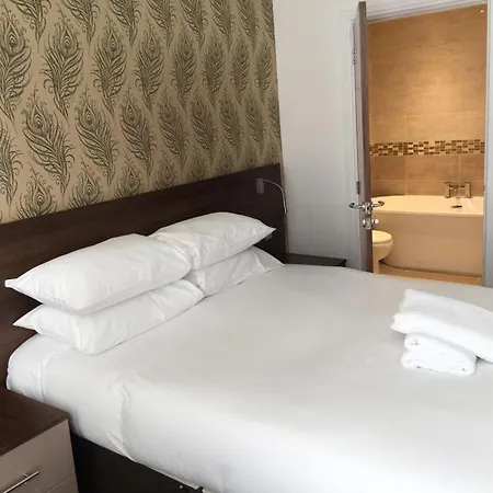 The Marlborough 3*