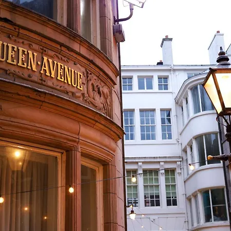 16 Queen Avenue Collection By Happy Days * 利物浦