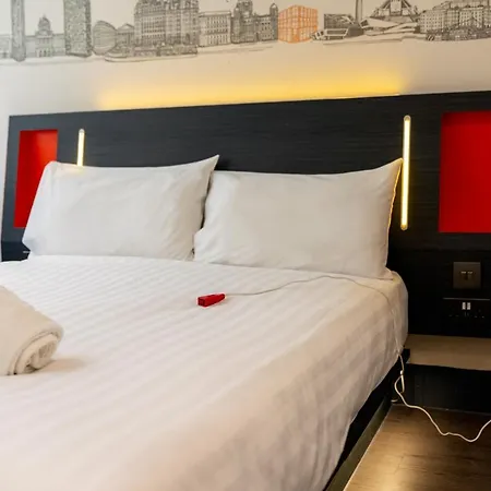 Easyhotel Hotel 3*