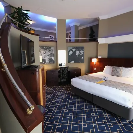 Crowne Plaza - John Lennon Airport By Ihg 4*