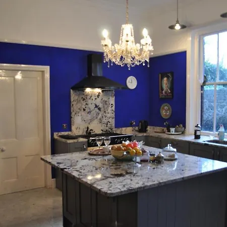 Aberley House Bed & Breakfast *