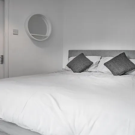 Apollocruz Scorton House 3* Liverpool