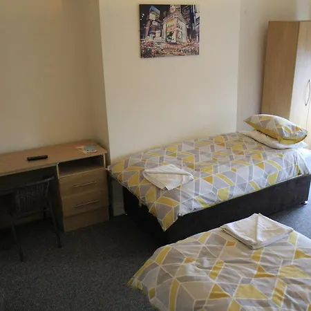 Clifton Arms Guest house 2*