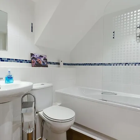 New York Loft Style Serviced In Centre Apartment *