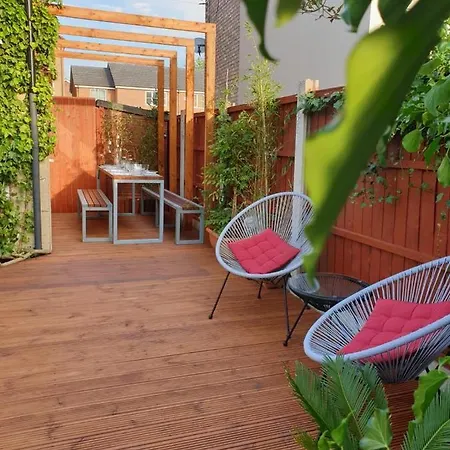 Luxury 5* With Secret Garden And Free Parking Holiday home *