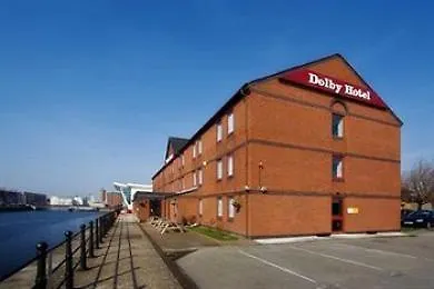 The Dolby - Free Centre Parking Отель