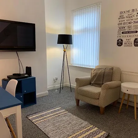 Bright, Comfortable Home, Convenient For Centre Сasa de vacaciones *