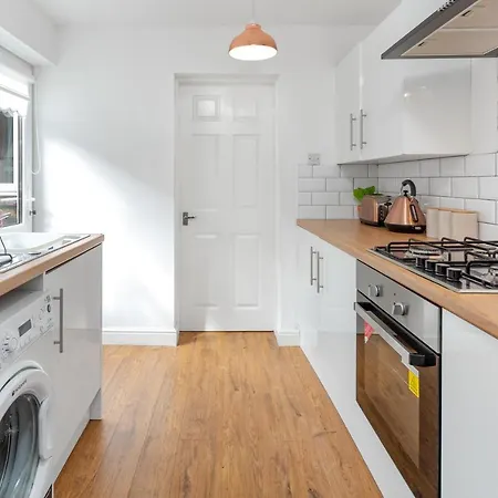 The World Famous Henderson House Free Parking Apartment Liverpool