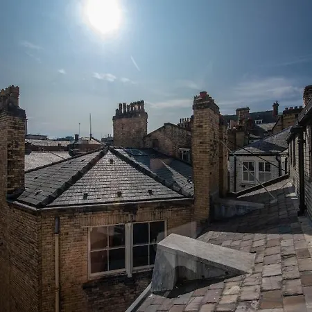 16 Queen Avenue Collection By Happy Days * Liverpool