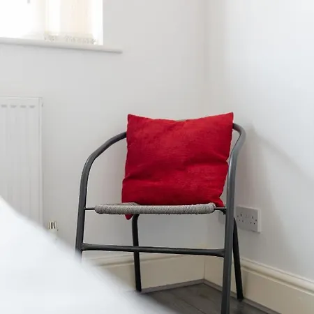 Host - In A Spacious Coliving And Coworking With Garden, And Parking Close To Centre Πανσιόν