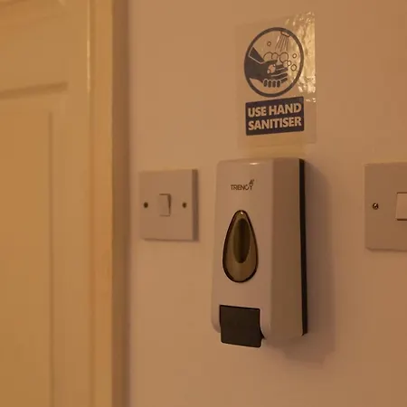 Host - In A Spacious Coliving And Coworking With Garden, And Parking Close To Centre Πανσιόν *