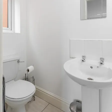 Host - In A Spacious Coliving And Coworking With Garden, And Parking Close To Centre Πανσιόν Λίβερπουλ