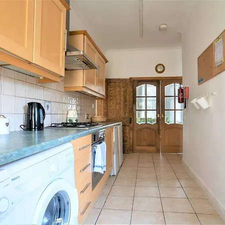 Charming 4-bed Pet Friendly House In Liverpool