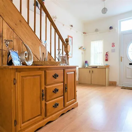 Charming 4-bed Pet Friendly House In Liverpool