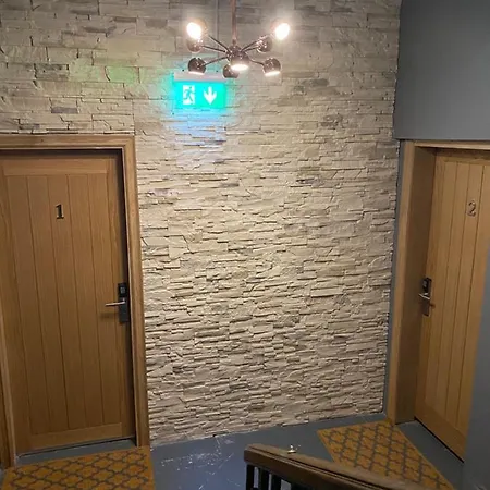 Eleanor Rigby Apts Stanley Street Apartmanhotel