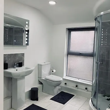 Holiday home Stylish, Spacious & Luxurious - Parking *