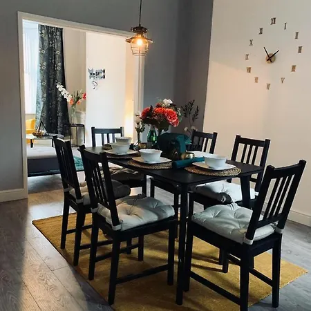 Stylish, Spacious & Luxurious - Parking Liverpool