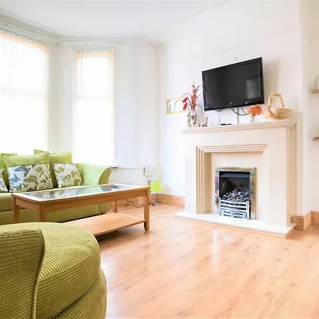 Charming 4-bed Pet Friendly House In Vakantiehuis *