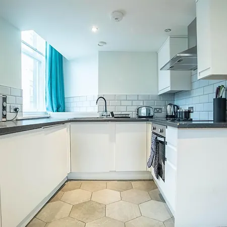 Luxe Near Albert Docks - 3 Graces - One - Business, Contract & Corporate Ready * Liverpool
