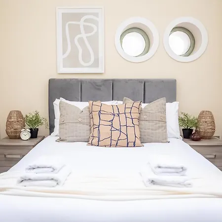 Luxe Near Albert Docks - 3 Graces - One - Business, Contract & Corporate Ready * Liverpool