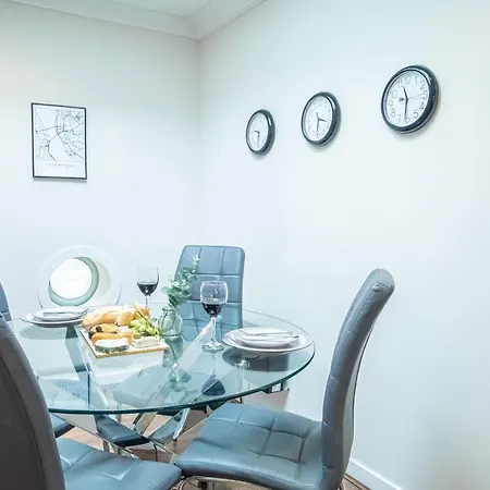 Luxe Near Albert Docks - 3 Graces - One - Business, Contract & Corporate Ready * Liverpool