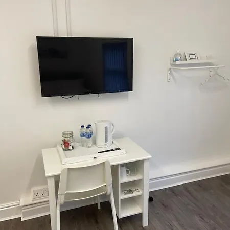 County Serviced 4* Liverpool