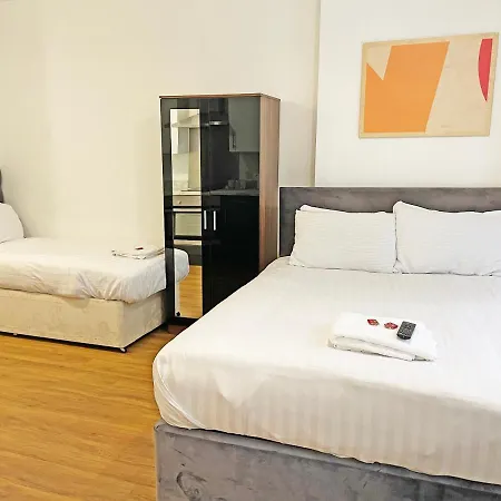 Granite House Aparthotel *
