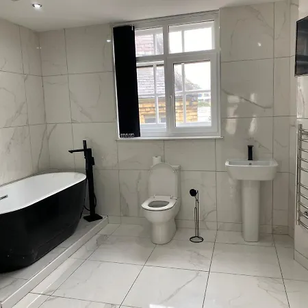 Brownlows Hotel 3*