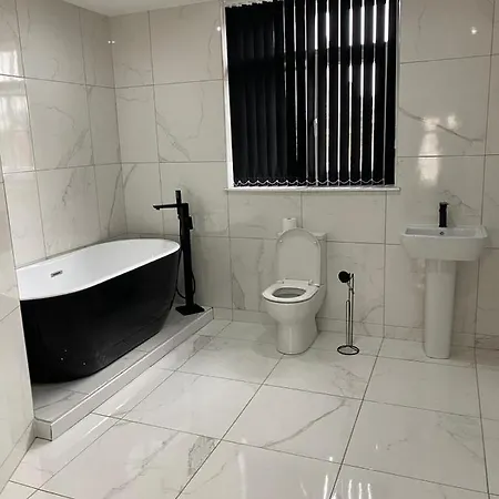 Brownlows Hotel 3*