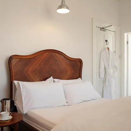 Square Tree House Bed & Breakfast Liverpool