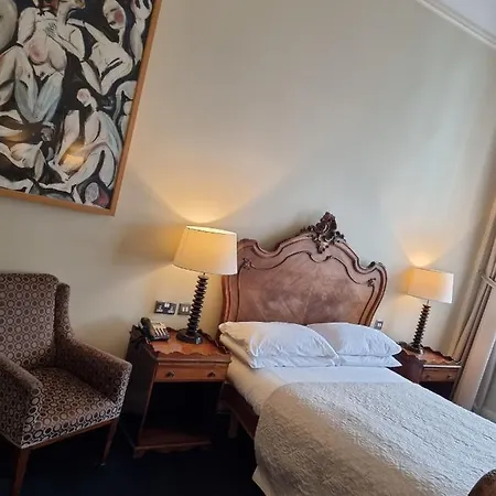 The Racquet Club 3*
